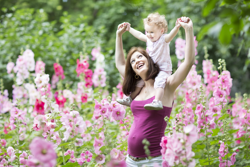 Cảm xúc tích cực của người mẹ là cách hiệu quả nhất giúp con yêu phát triển khỏe mạnh