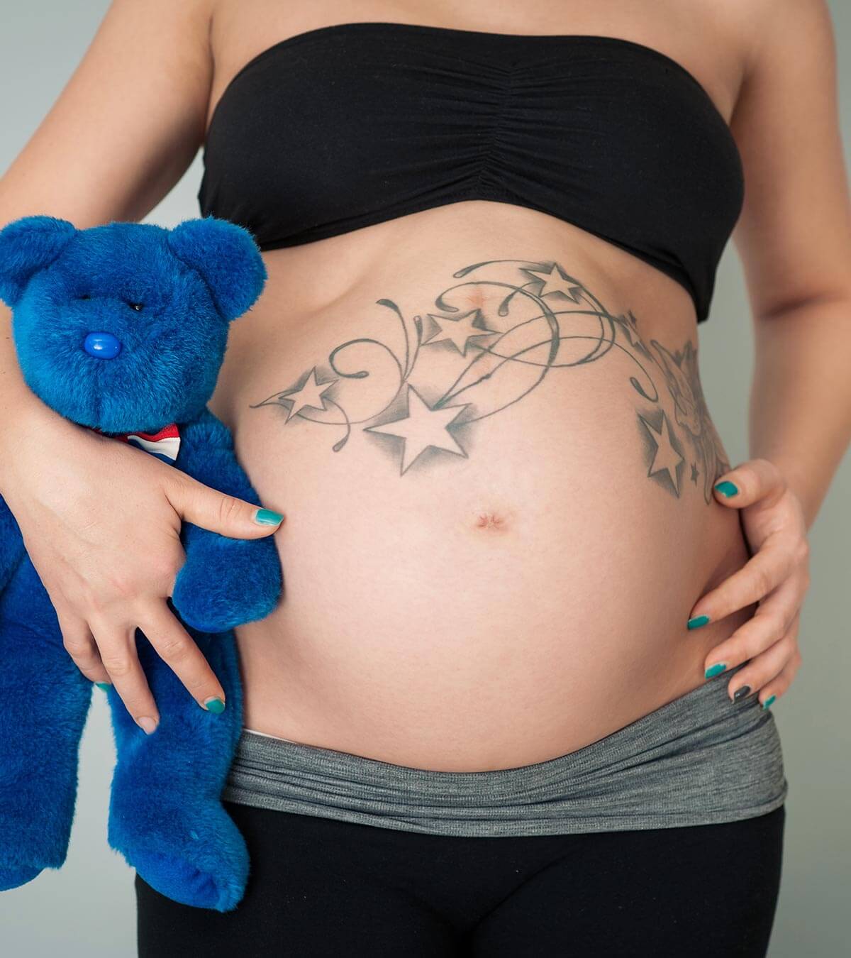 Bà bầu có nên xăm mình khi mang thai không?