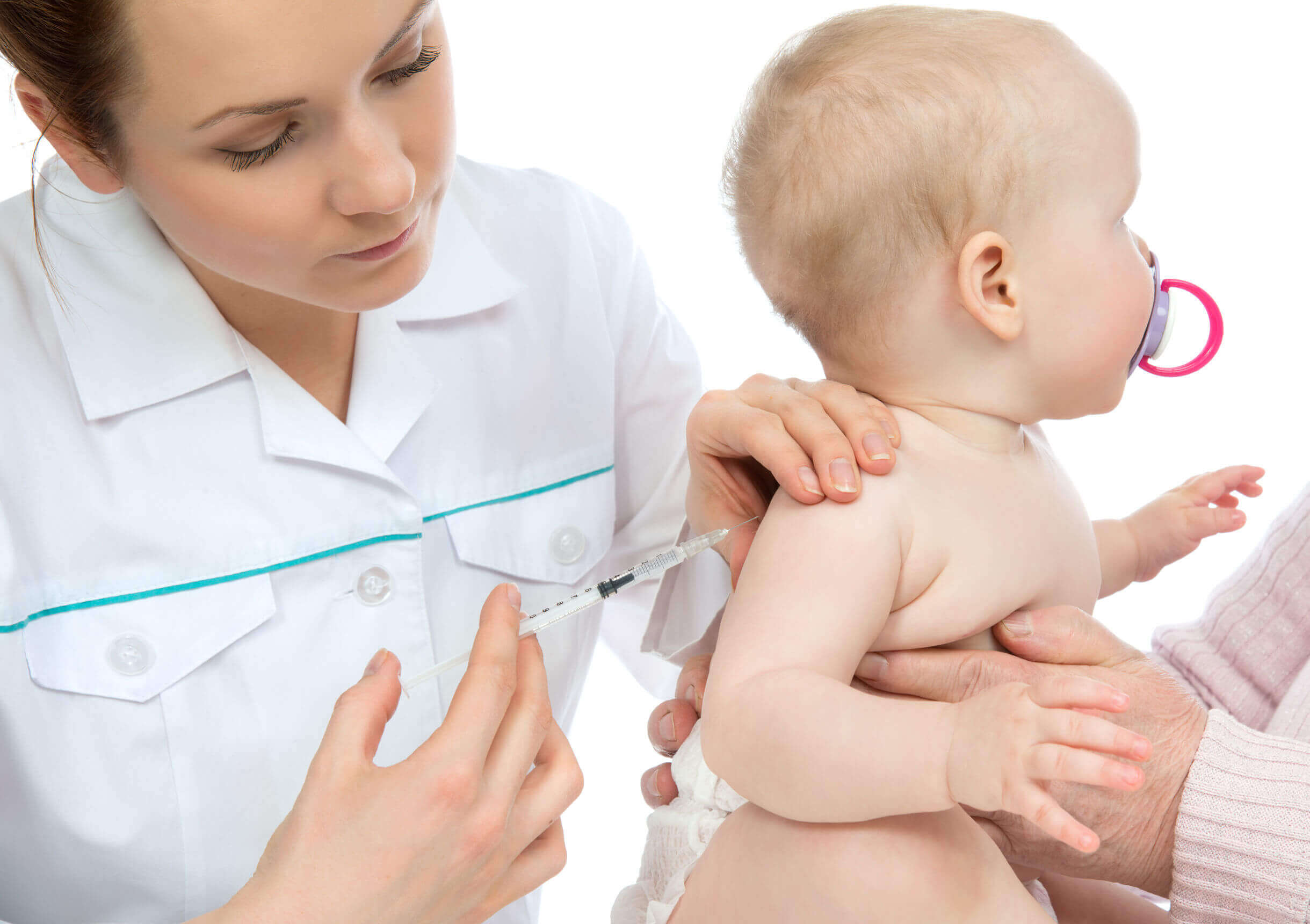 Cho trẻ sơ sinh tiêm vắc-xin DTaP