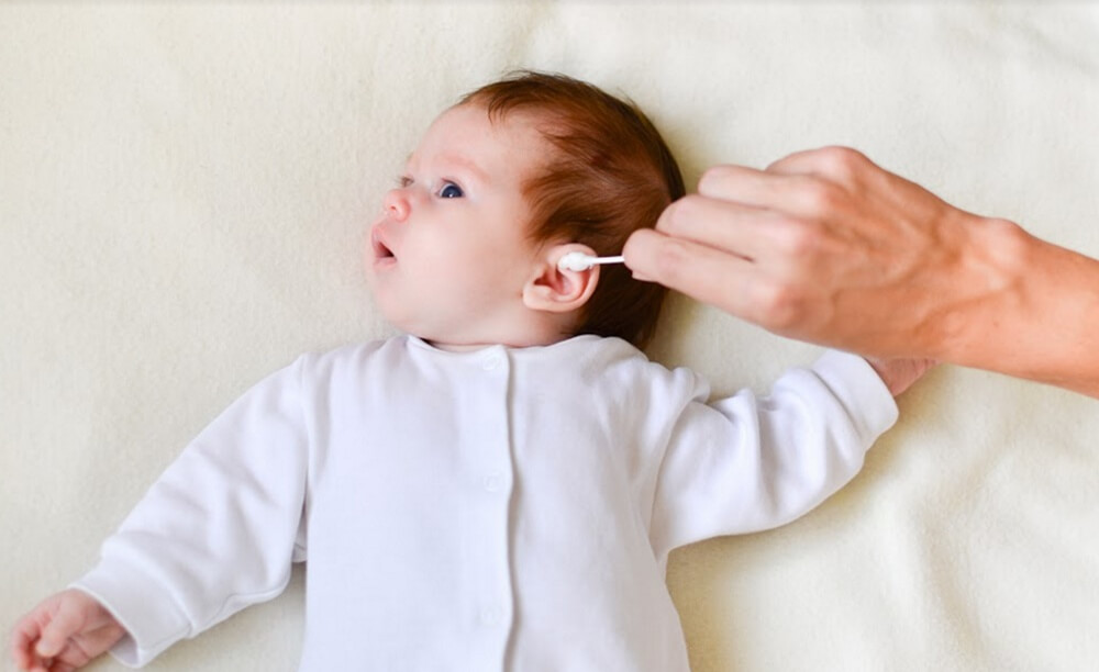 Ráy tai trẻ sơ sinh: Dấu hiệu bình thường và bất thường