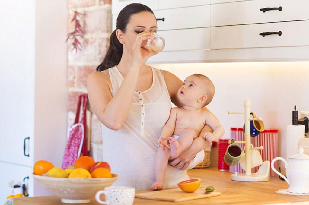Chế độ dinh dưỡng cho mẹ sau sinh là vô cùng quan trọng