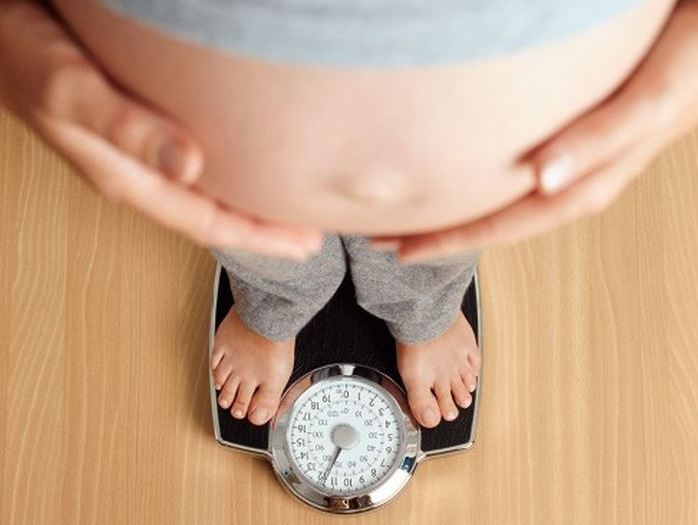 Thai nhi 26 tuần tuổi mẹ nặng bao nhiêu kg?