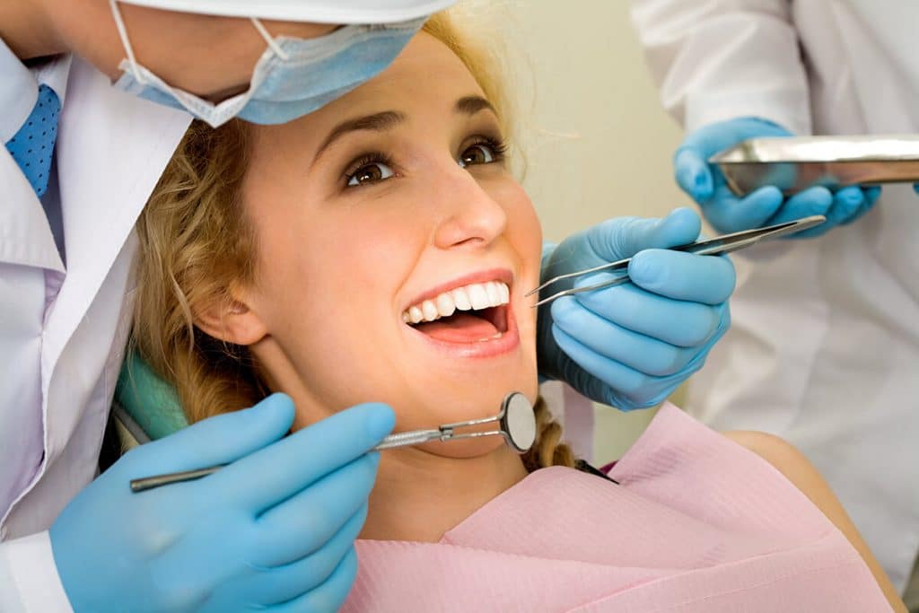 Khám răng giúp bảo vệ răng miệng tốt hơn