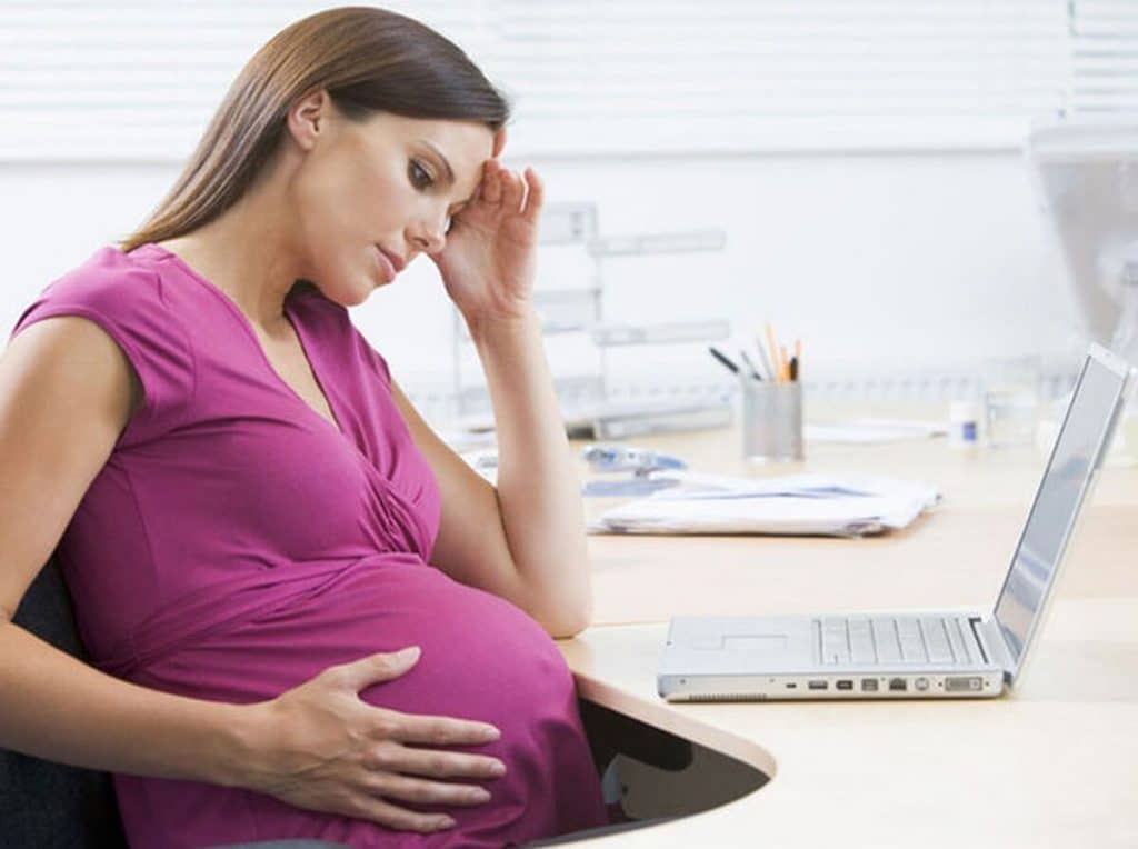 đau bụng mang thai tháng thứ 7 có thể cảnh báo chuyển dạ sớm