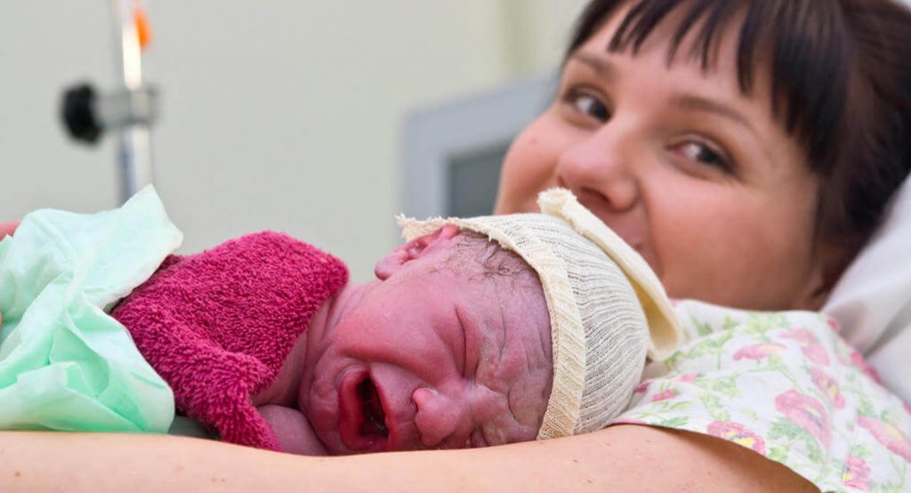 24h đầu tiên chào đời em bé sơ sinh trông thế nào?