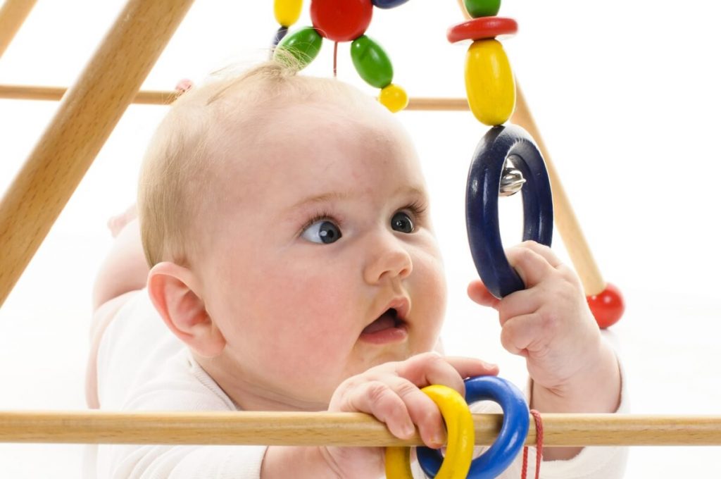 Đồ chơi cho trẻ sơ sinh 3 tháng tuổi đến 6 tháng tuổi