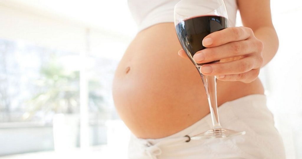 Rượu gây dị tật bẩm sinh ở thai nhi